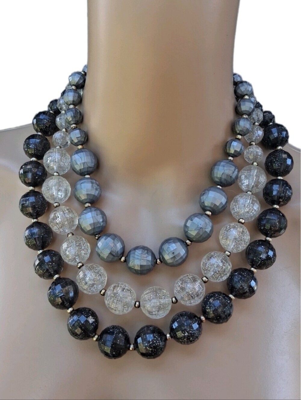 Vintage 1950s/60s Triple Strand Necklace - Grey, Crackle & Stardust Beads